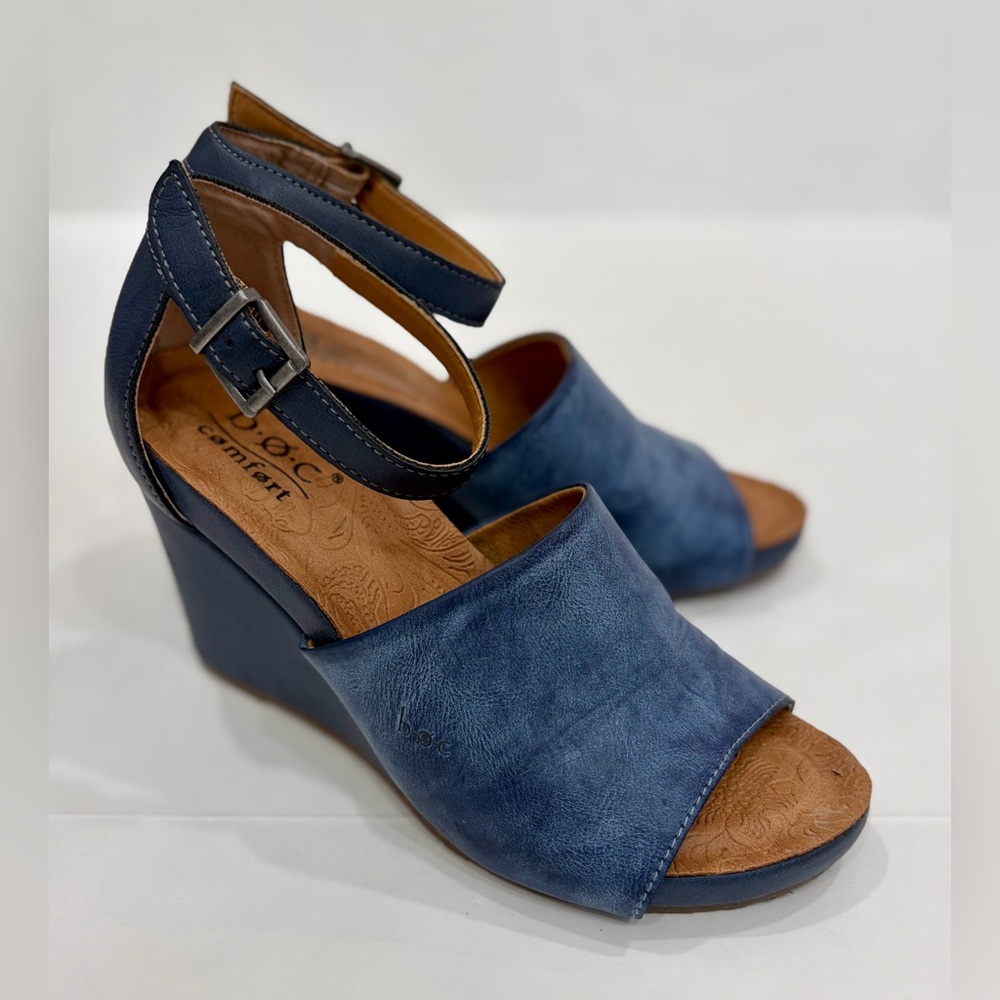 b.o.c. Navy Blue Suede Wedge Open-toed Sandals - 7M